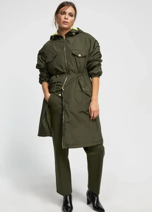 Anorak acolchado con capucha