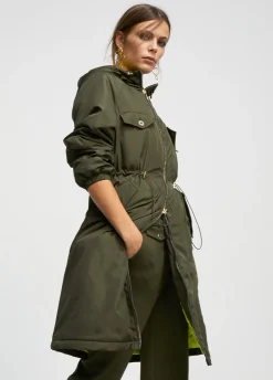 Anorak acolchado con capucha