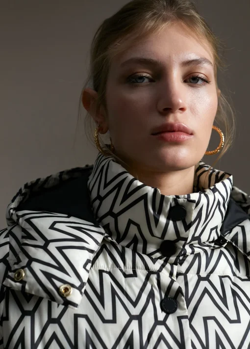 Anorak midi acolchado monograma