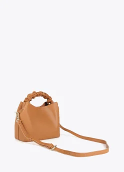 Bandolera con asa fruncida