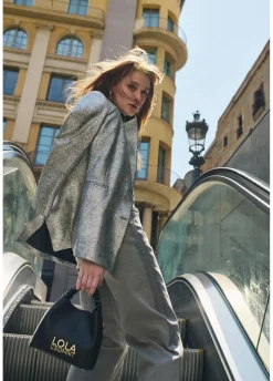 Blazer cruzada plateada