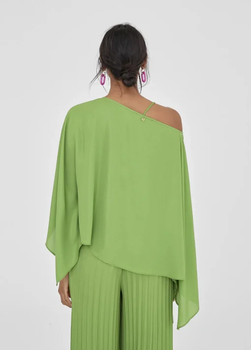 Blusa/capa satinada
