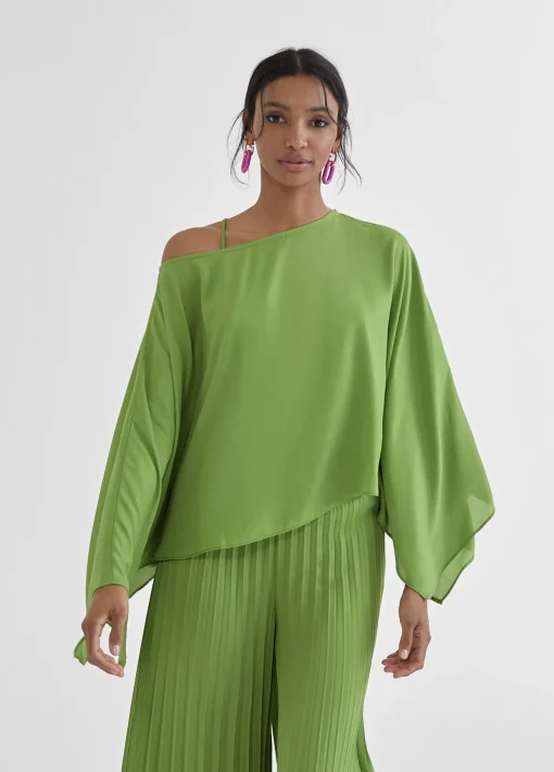 Blusa/capa satinada