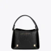 Bolso bandolera con logo grabado
