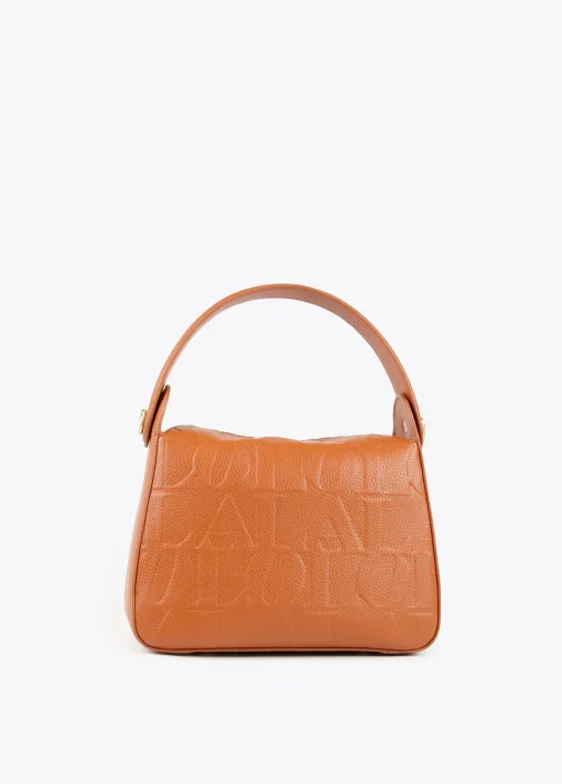 Bolso bandolera con logo grabado