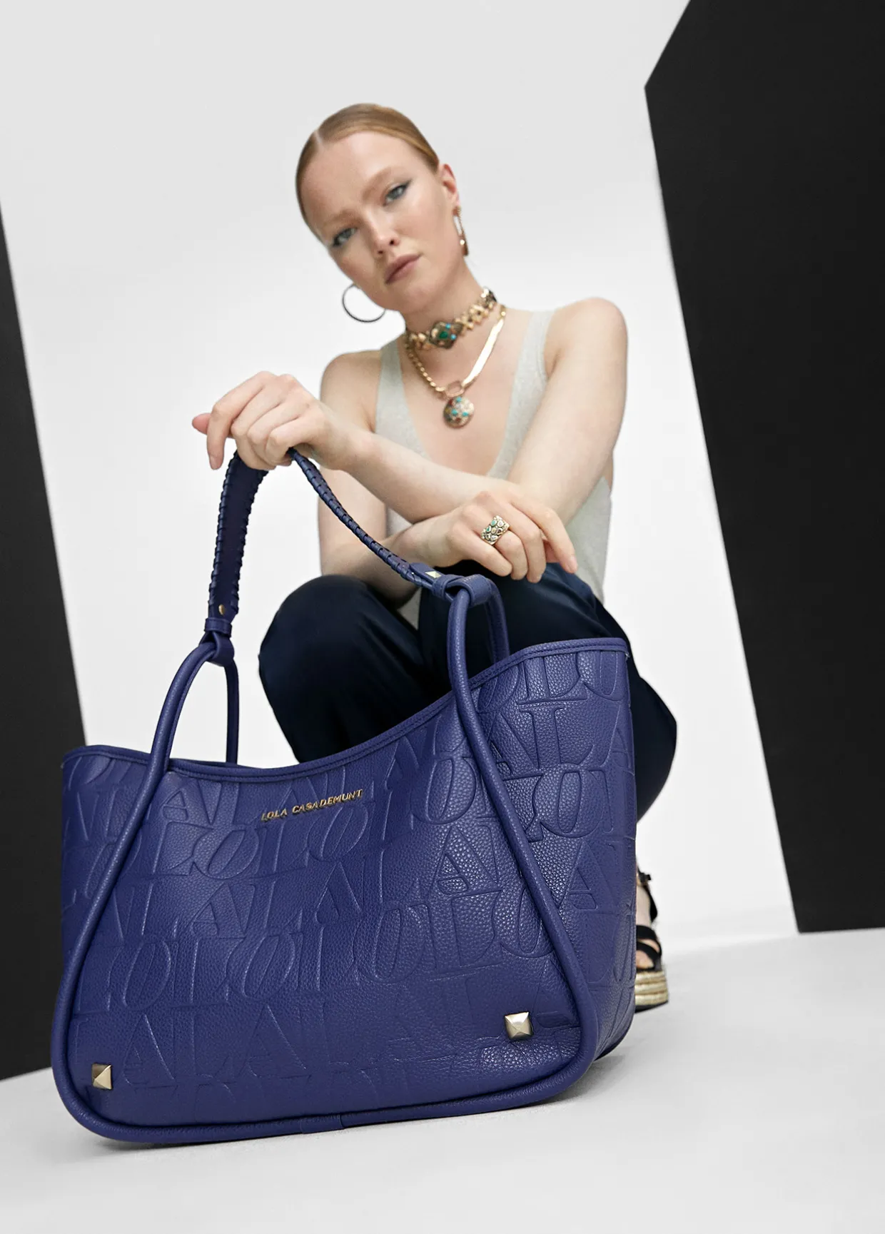 Bolso tipo shopper grabado