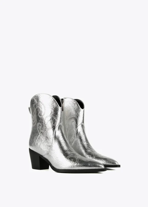 Botín estilo cowboy