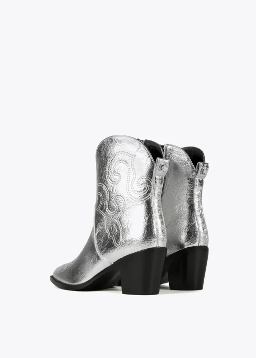 Botín estilo cowboy