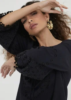 Caftan corto con bordado