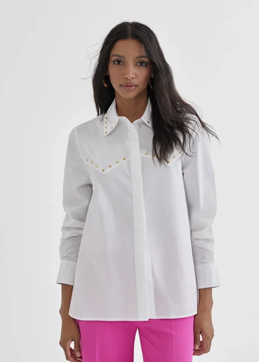 Camisa con tachas
