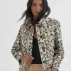 Chaqueta corta animal print