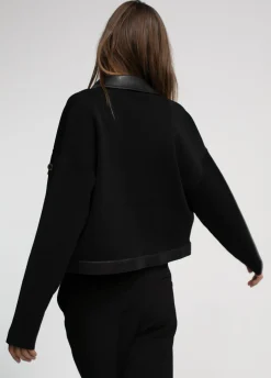 Chaqueta corta de punto