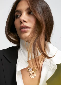Collar dorado con charms