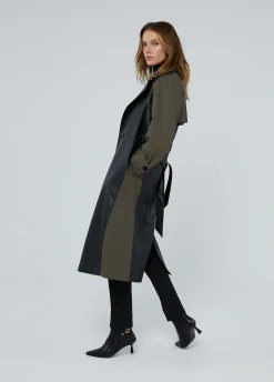 Gabardina combinada efecto piel