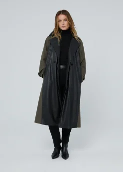 Gabardina combinada efecto piel