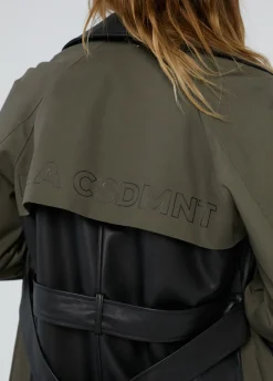 Gabardina combinada efecto piel