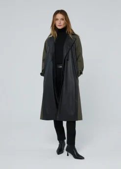 Gabardina combinada efecto piel