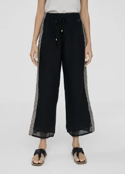 Pantalón con detalle lateral