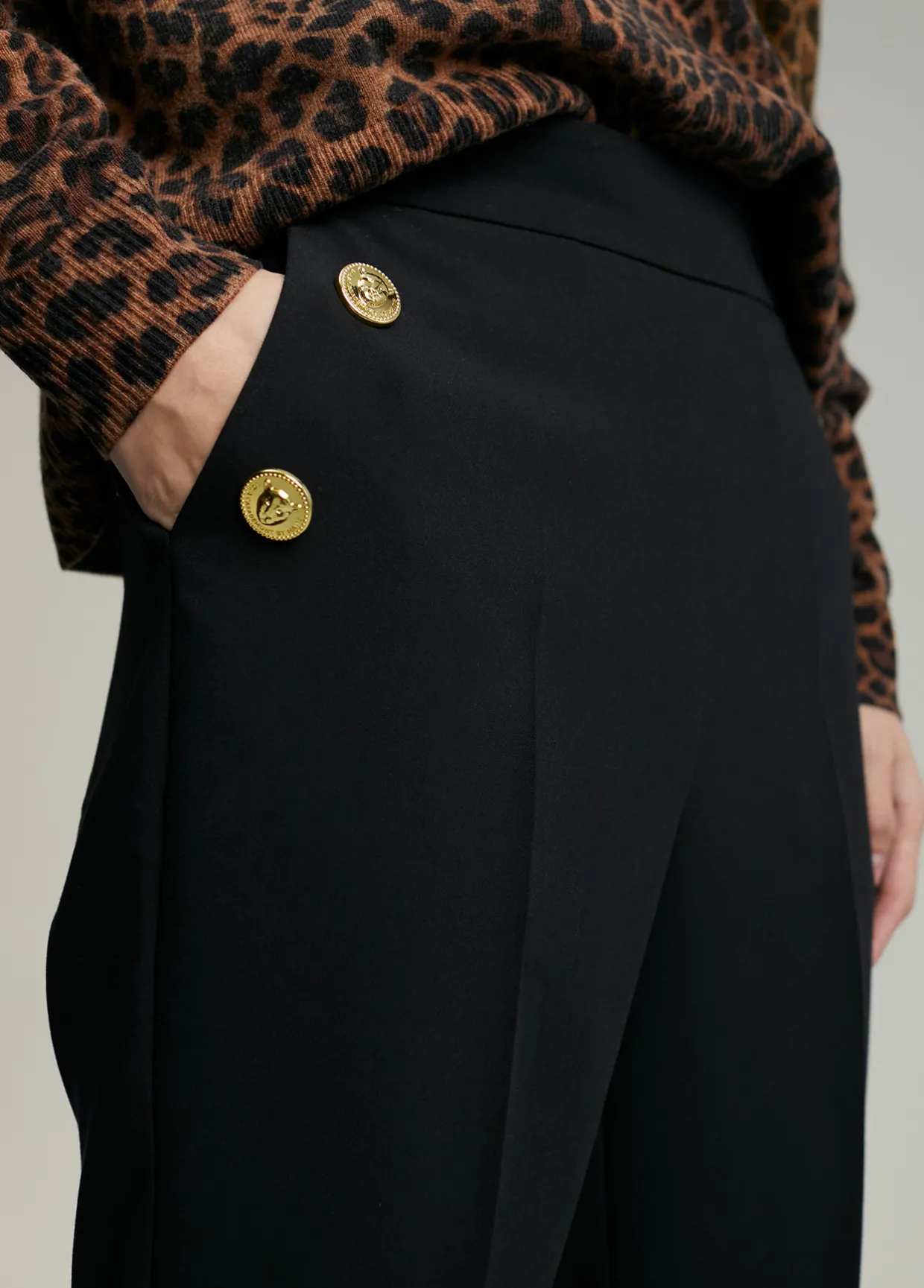 Pantalón detalle botones