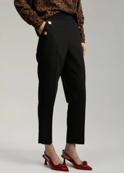 Pantalón detalle botones