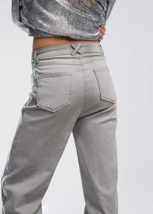 Pantalón detalle laminado