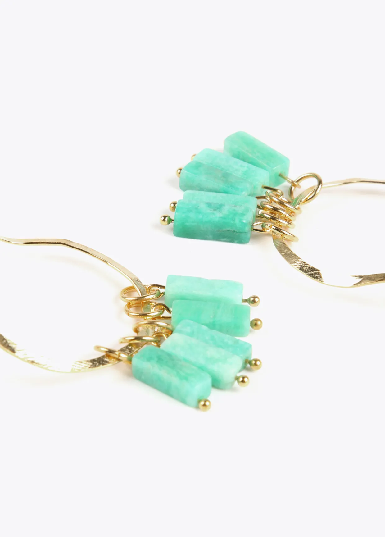 Pendientes de aro con piedras naturales