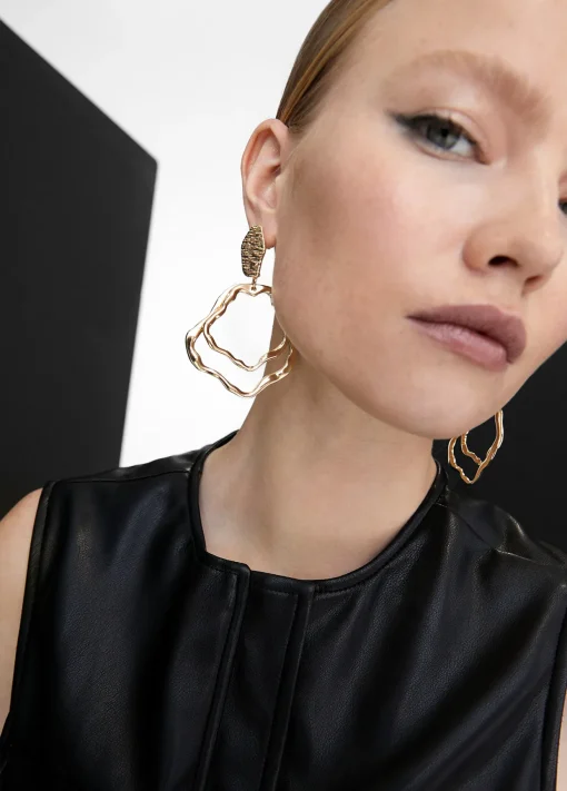 Pendientes dorados multiforma