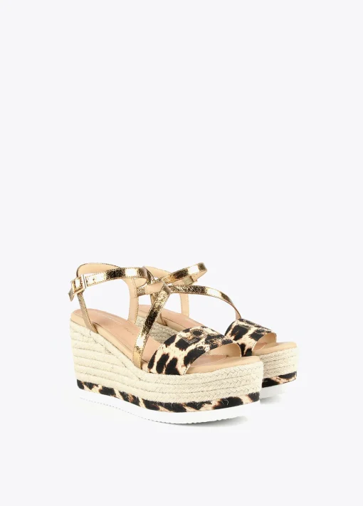 Sandalia cuña animal print