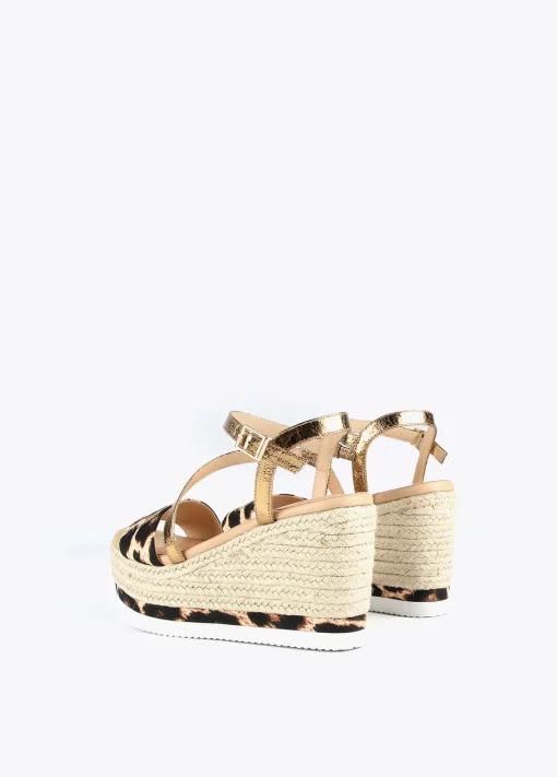Sandalia cuña animal print