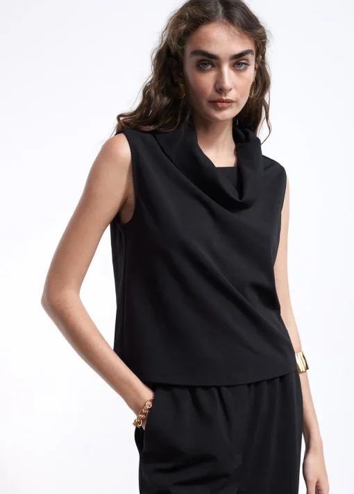 Top cuello desbocado