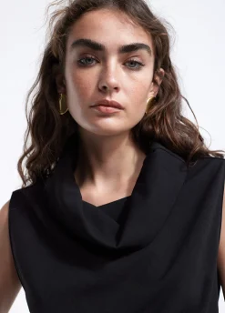 Top cuello desbocado