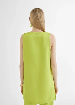 Top largo con aberturas