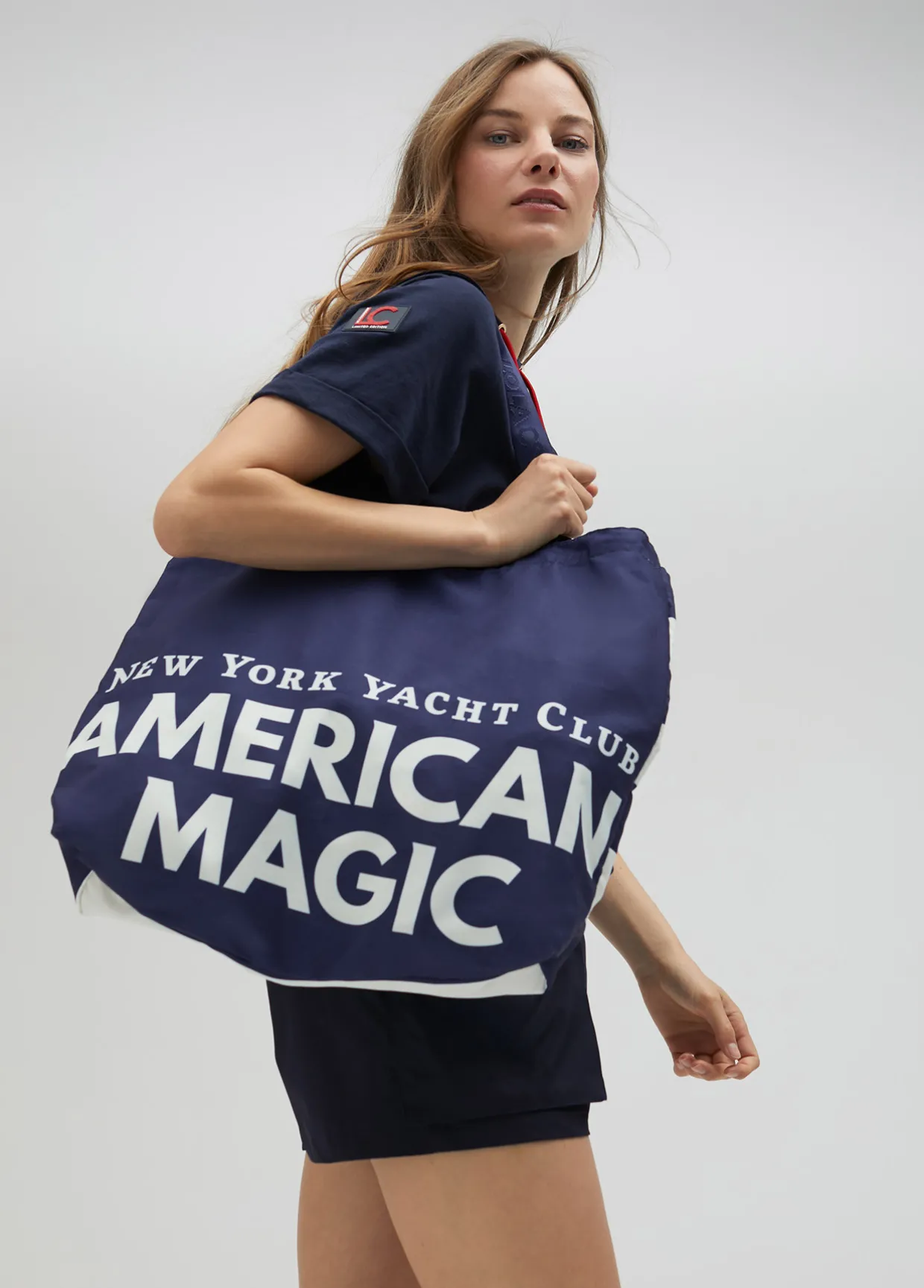 Tote bag de color azul  American Magic - Lola Casademunt